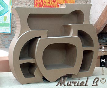 Meuble carton à trois niveau d'epaisseurs