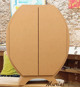 Petite armoire en carton a deux portes