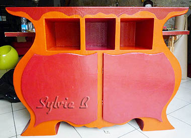 Meuble buffet en carton peint