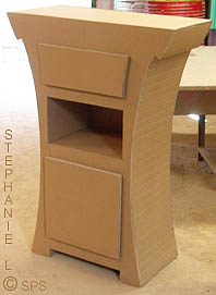 Meuble colonne ou chiffonnier en carton