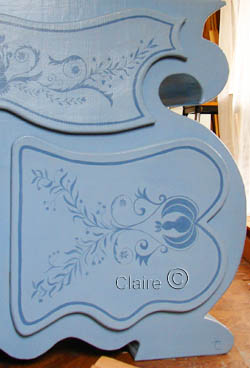 Commode carton et peinture par claire V. Loisirs creatifs