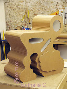 Meuble aux formes tr�s rondes