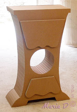 Meuble colonne en carton