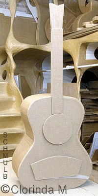 Meuble guitare classique en carton