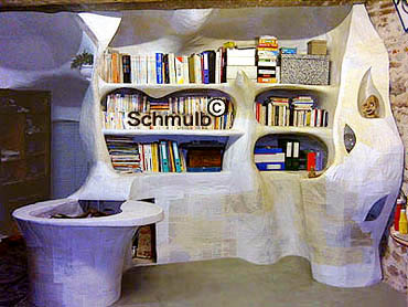 Meuble et ameublement: Bibliotheque en papier mache