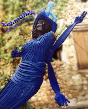 Expression artistique: Haut de la sculpture en papier mache