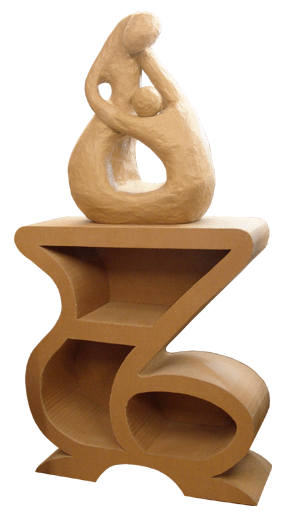 Sculpture en papier mache sur meuble en carton