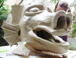Tete de dragon en papier mache faite par Danielle