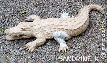 Crocodile en papier maché