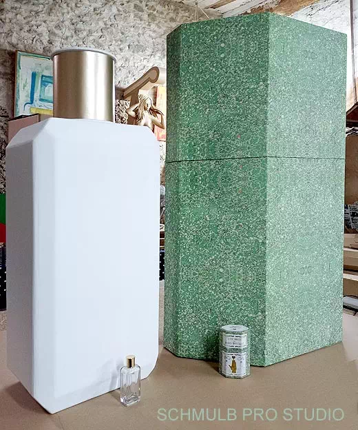 Flacon et coffret géant