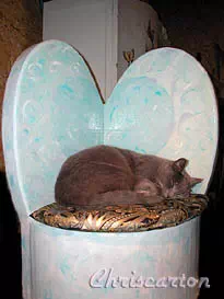 Chaise en carton pour chat
