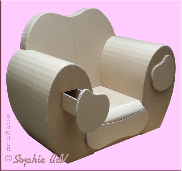 Fauteuil club en carton avec tiroirs