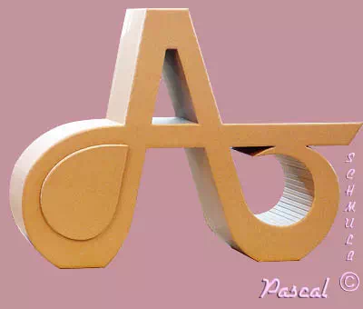 Meuble lettre A majuscule en carton