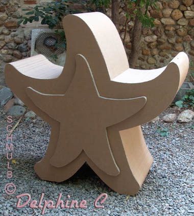 Meuble carton en forme d'étoile