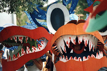 Grrrrrrr !! Les machoires des dragons en carton de Saint Jean Lasseille